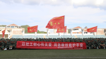 “一站式”学生社区|以社工初心传关爱，用急救技能护平安——探花直播
面向北校区2025级新生开展应急救护现场教学